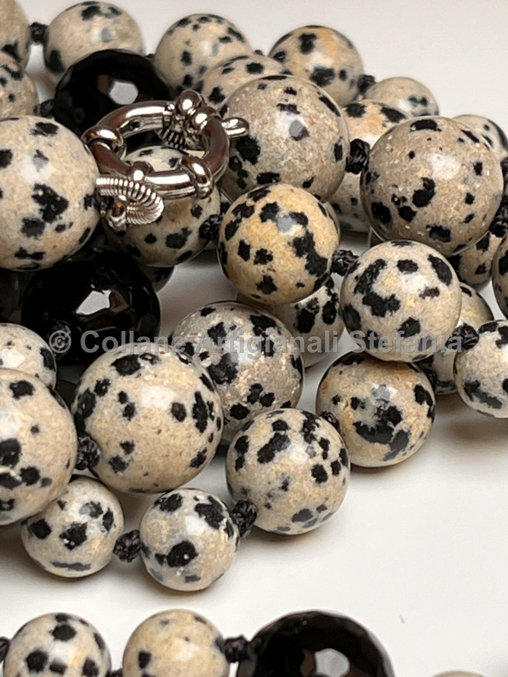 Collana con pietre dure di Diaspro Dalmata.