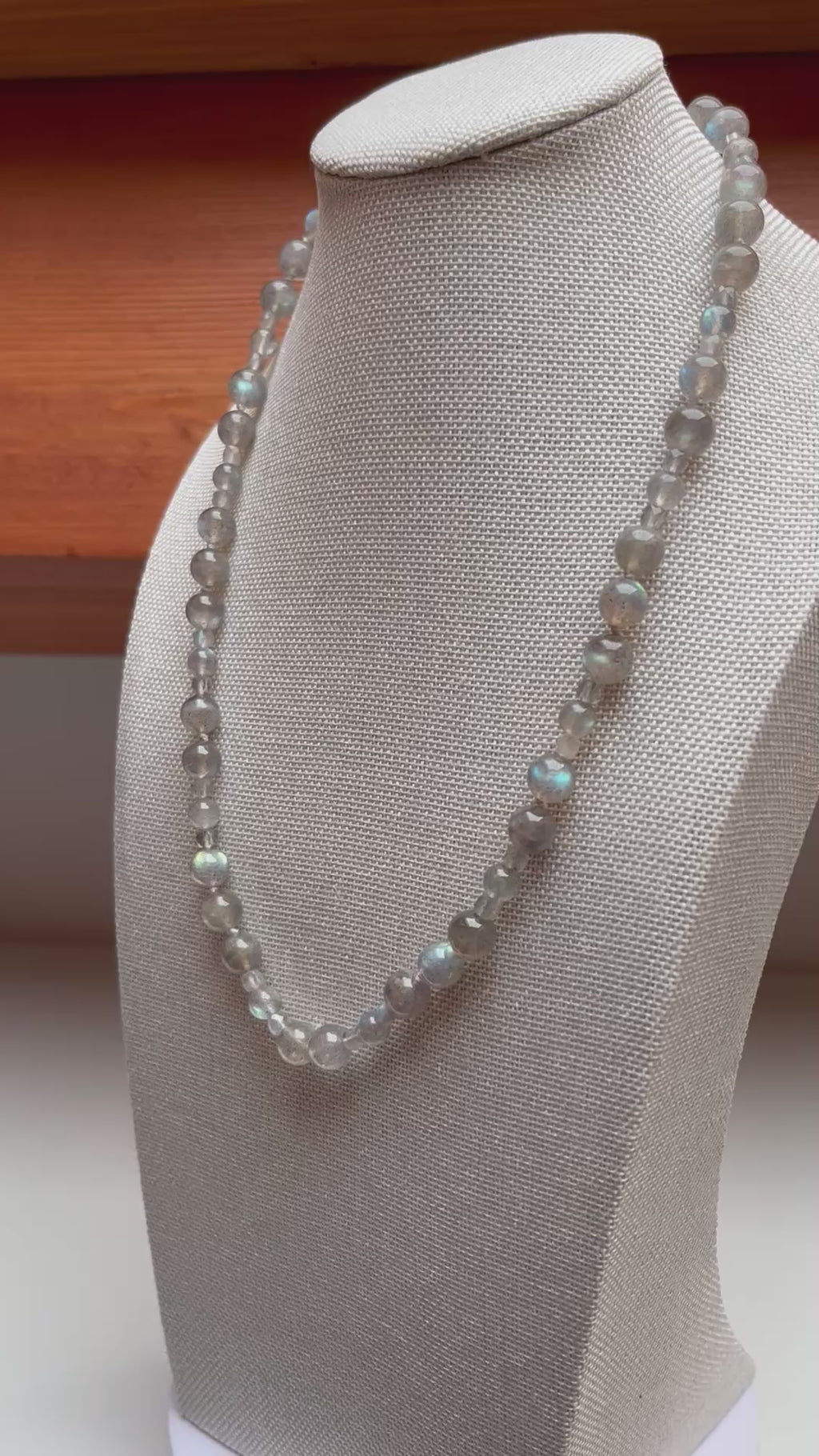 Collana con pietre dure di Labradorite di eccellente qualità